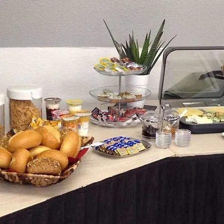 Am Maibaum Отель 3*