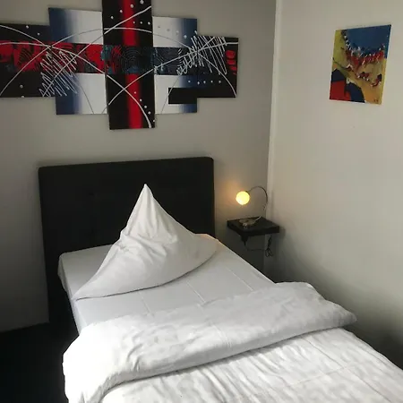 Отель Am Maibaum 3*