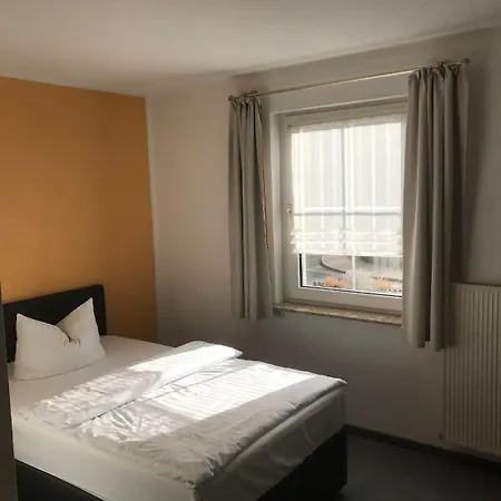 Отель Am Maibaum 3*