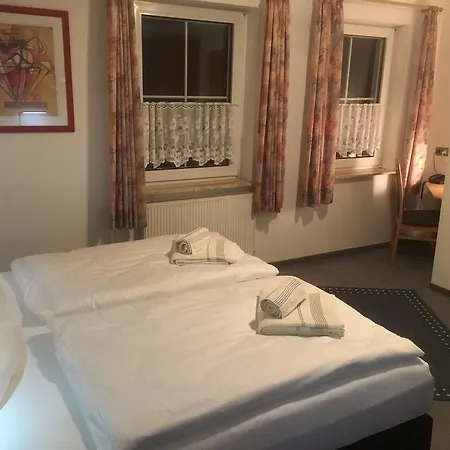 Am Maibaum Отель